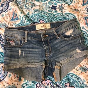 Hollister jean shorts reg/low rise slightly ripped